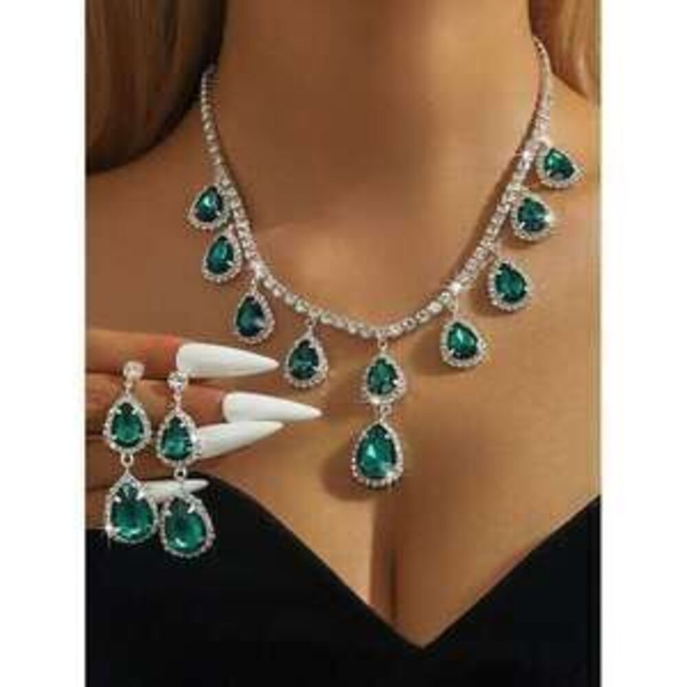 A Set Of 3 Teardrop-Shaped Diamond Necklaces And Earrings, Perfect For Gift
